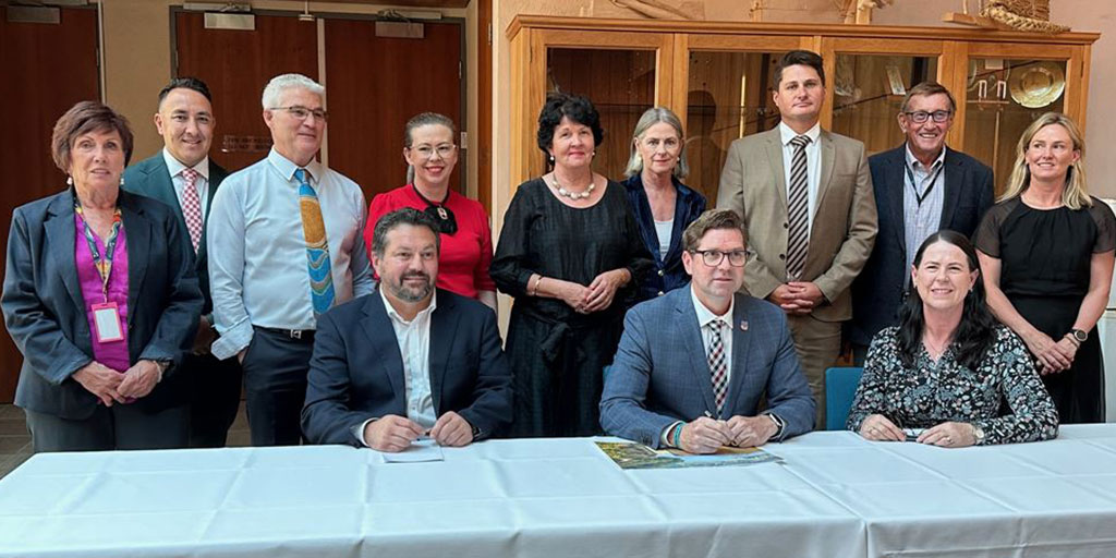 councillorscressbrooktendersigningweb