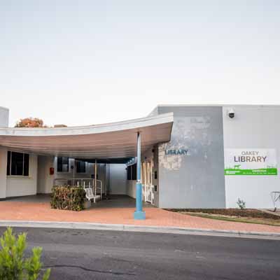 Photo of Oakey Library external entry.
