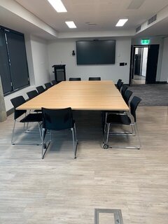 Red Ash Room Picture 4