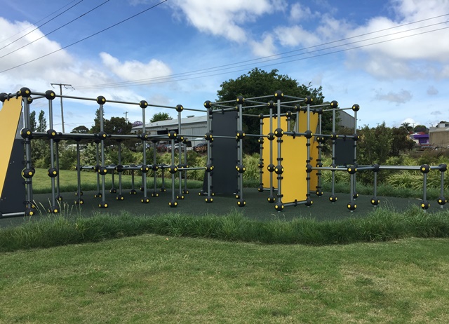 clewleyparkparkourplayground