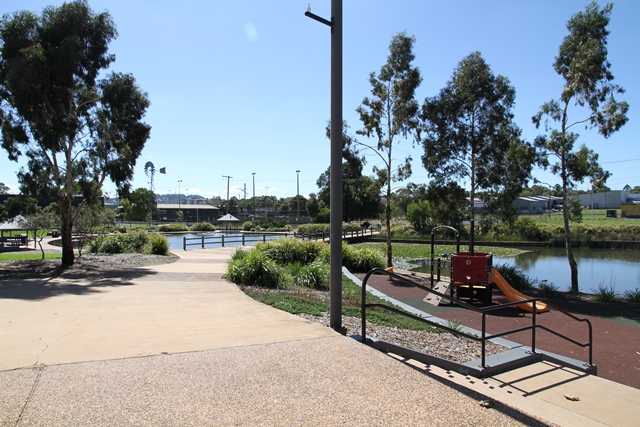 clewleyparkwalkwaylakeandchildrensplayground