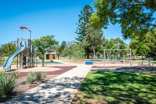 newtownparkplaygroundandshade