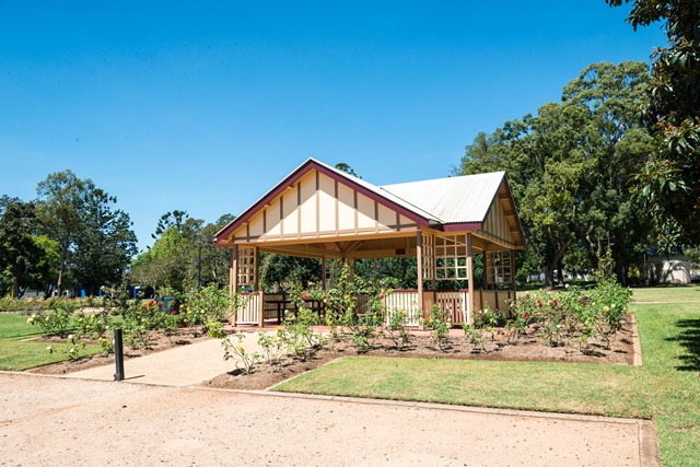 newtownparkrosegardenpicnicshelter