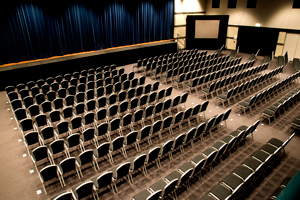 rowsofseatinginconferenceroom